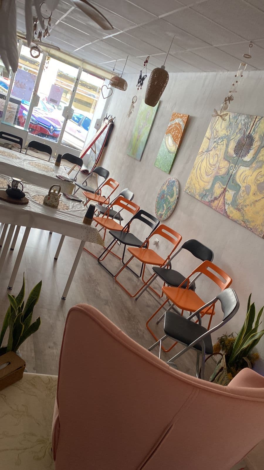 Sala de Yoga con sillas